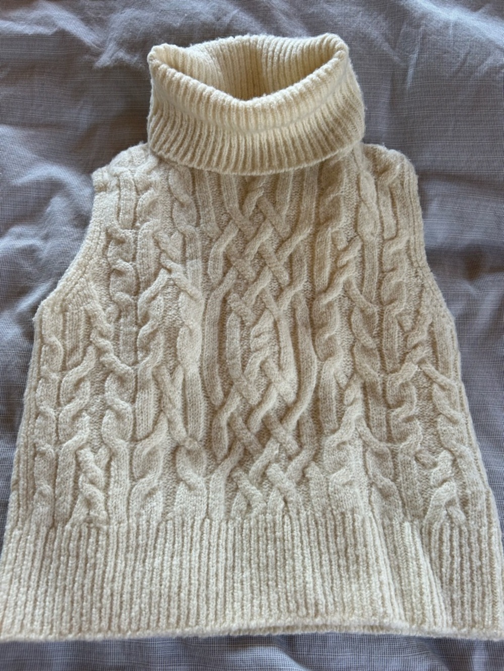 Vince Cream Cable-Knit Sleeveless Turtleneck Sweater
